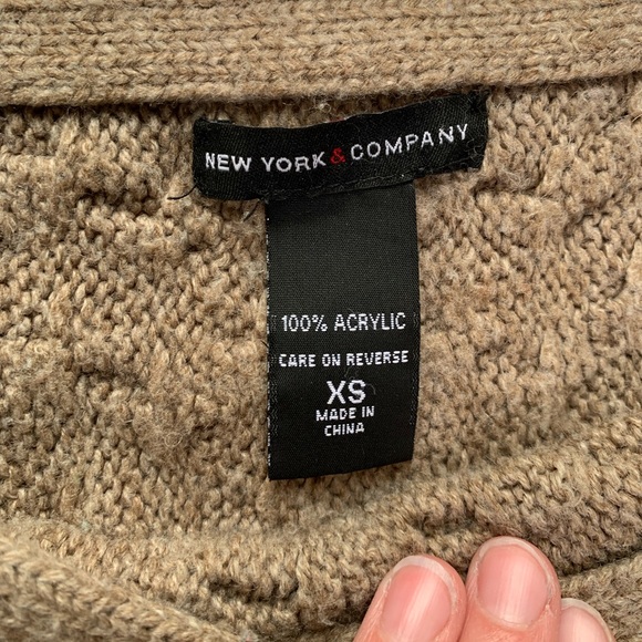 New York & Company Cable Knit Short Sleeve Boatneck Sweater Dress size XS - Picture 4 of 9